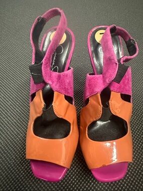 Jessica Simpson Two-Tone Open-Toe Slingback Heels in Magenta & Tan